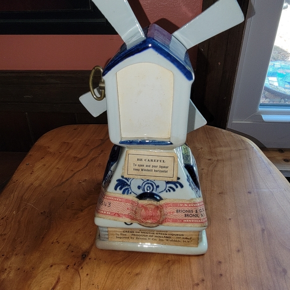 Rare Beautiful Vintage Rynbende & sons unopened liquor bottle with music box - Picture 4 of 6